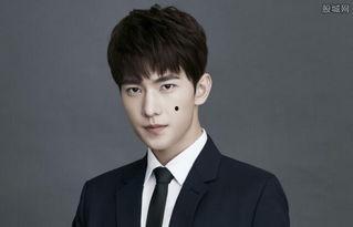 杨洋硬了照片曝光,帅气魅力引发网友热议