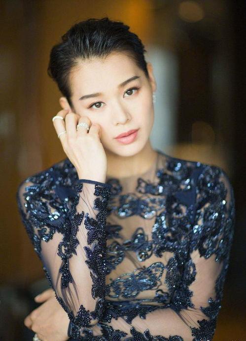 胡杏儿图片生活照,胡杏儿生活照中的优雅日常